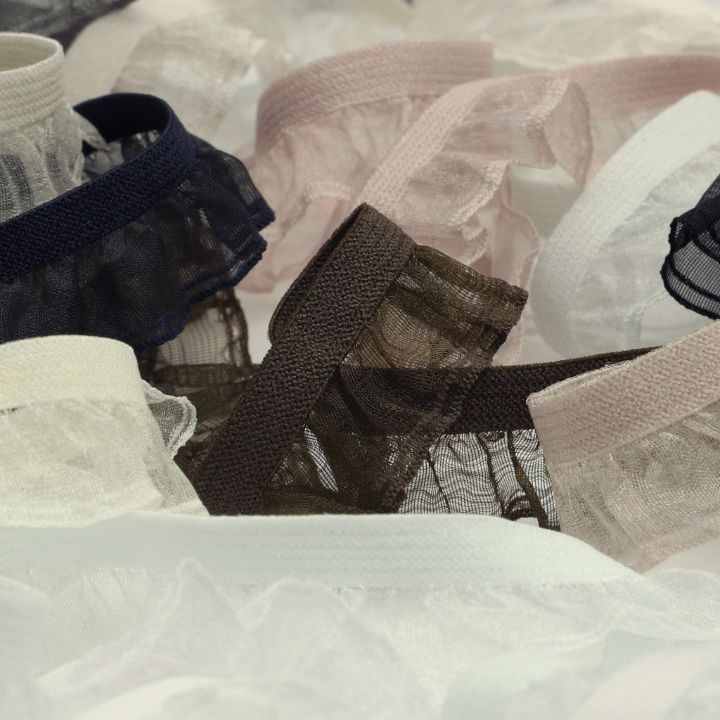 Single Frill Stretch #101 Reddish Gray